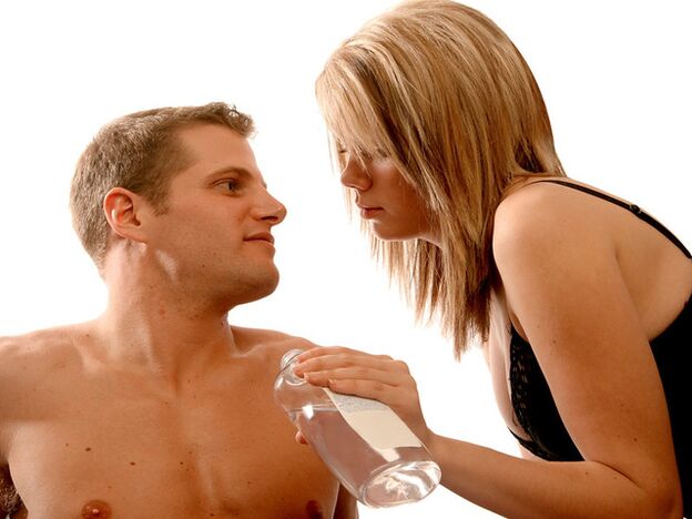 Kad padidintumėte varpą, mankštos metu turėtumėte naudoti masažo aliejų.